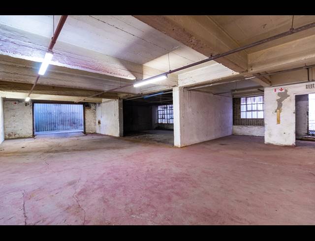 2,000M² WAREHOUSE FOR SALE IN VILLAGE MAIN